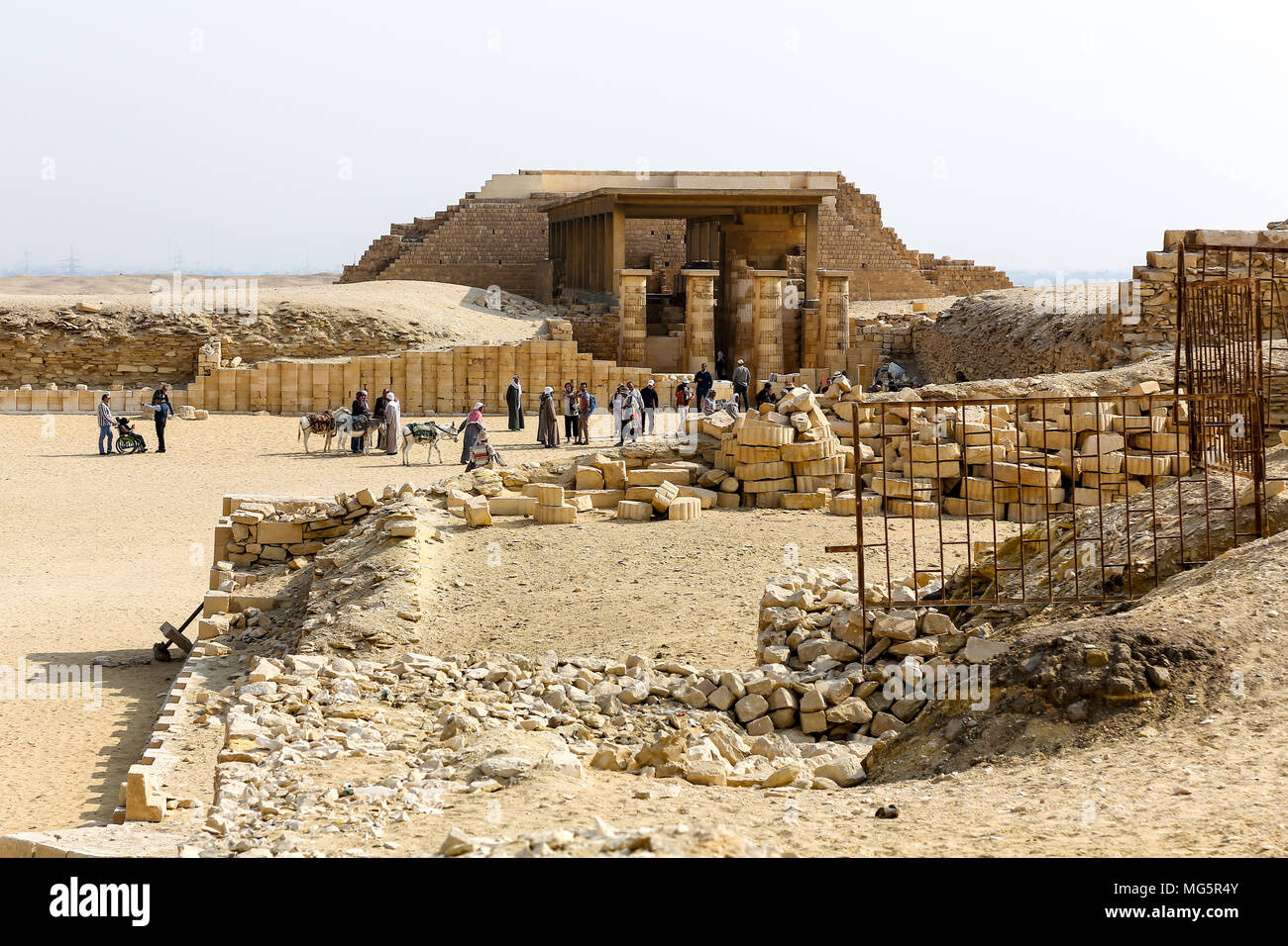 Stein Spalten der Totentempel - Säulenhalle, in Sakkara, Ägypten, Afrika Stockfoto
