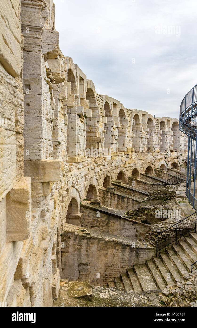 Römische Amphitheater in Arles - UNESCO-Welterbe in Frankreich Stockfoto