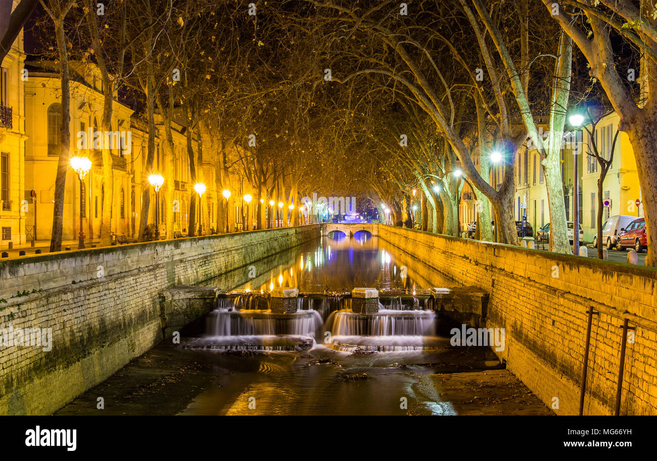 Quais de la Fontaine in Nimes, Frankreich Stockfoto
