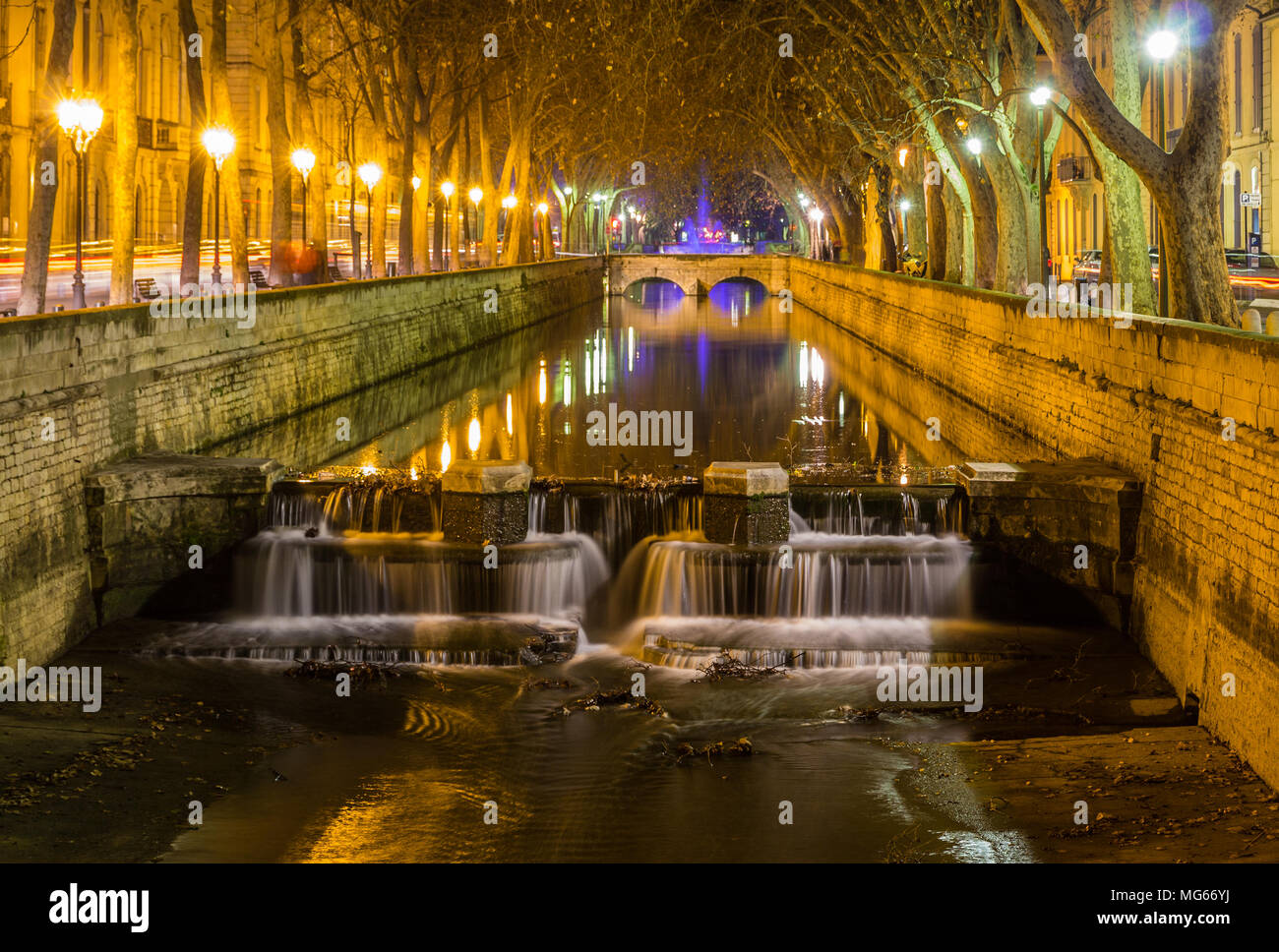 Quais de la Fontaine in Nimes, Frankreich Stockfoto