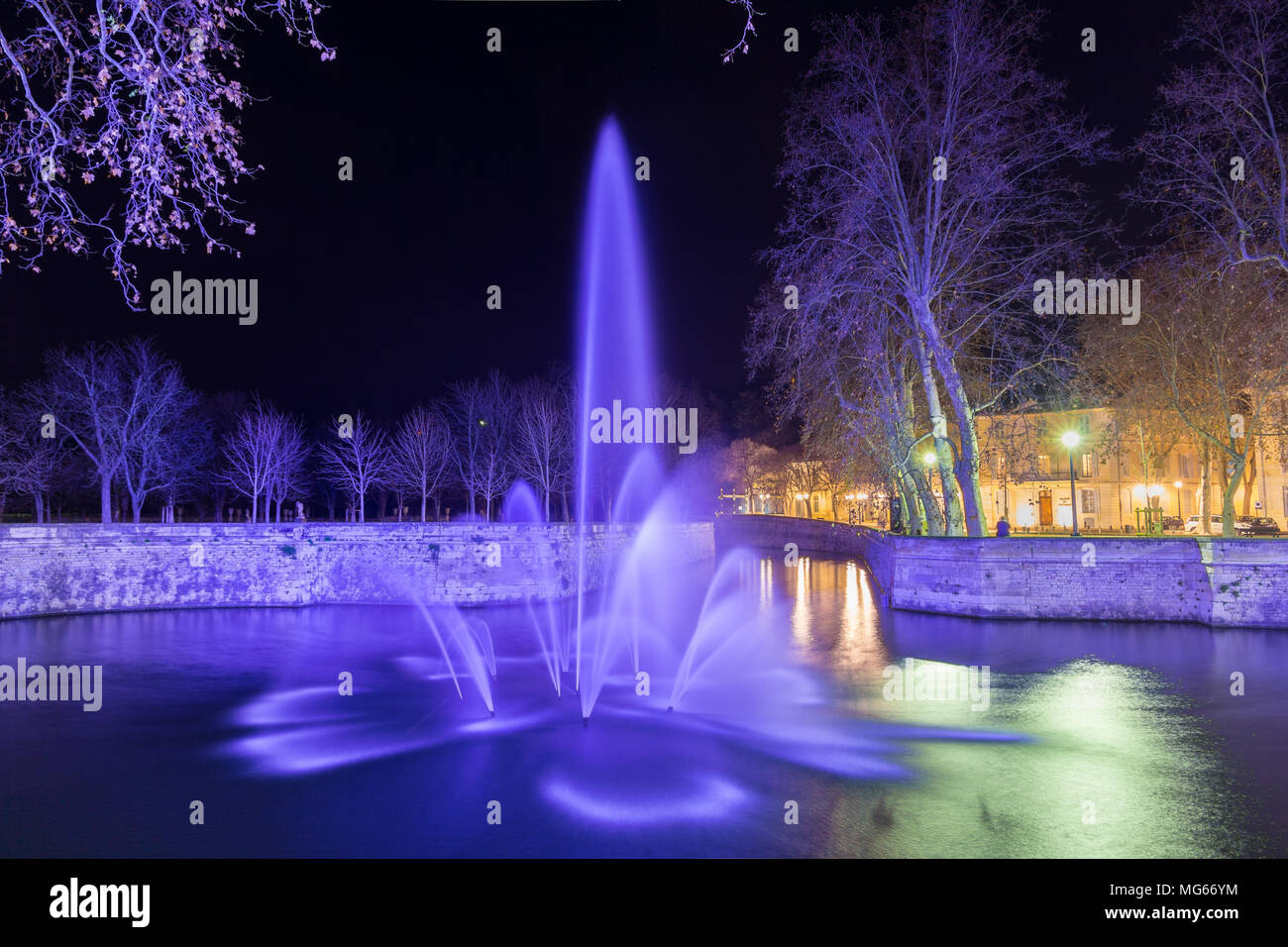 Jardins de la Fontaine in Nimes bei Nacht - Frankreich, Languedoc-Rou Stockfoto
