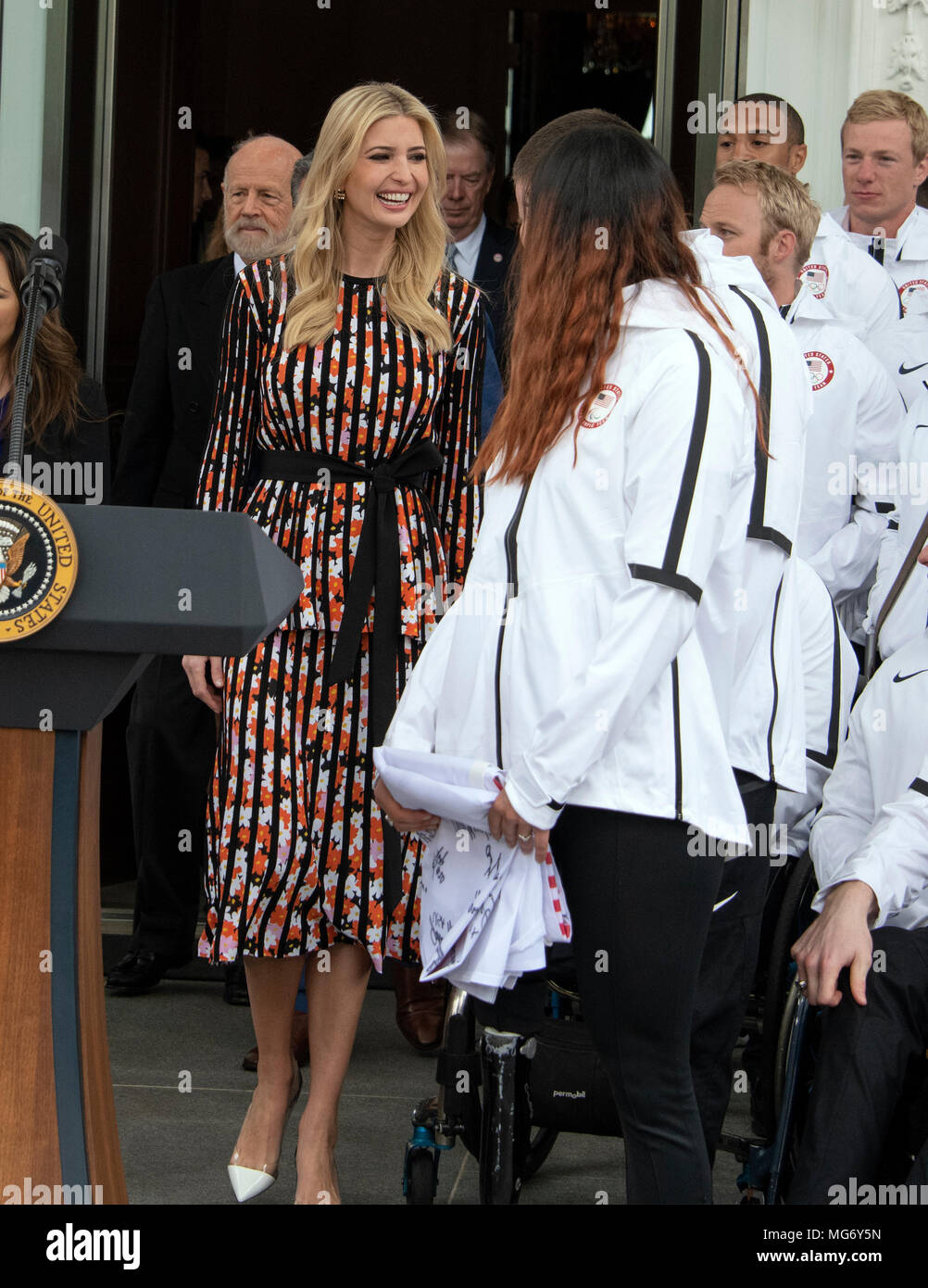 Ivanka Trump nimmt an der Zeremonie, an der Vereinigten Staaten Präsident Donald J. Trumpf Hosts eine Feier für Team USA im Weißen Haus in Washington, DC am Freitag, 27. April 2018. Credit: Ron Sachs/CNP/MediaPunch Stockfoto