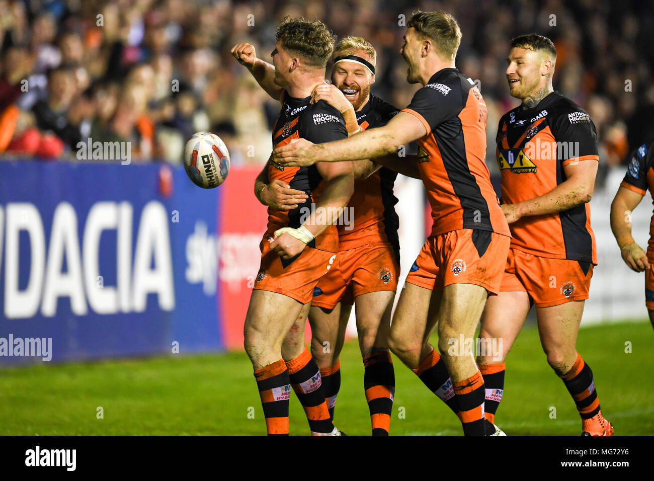 27.April 2018, Flicken - A - Schlauch Dschungel, Castleford, England; Betfred Super League Rugby, Castleford Tiger v Wakefield Trinity; Castleford Tiger feiern Stockfoto