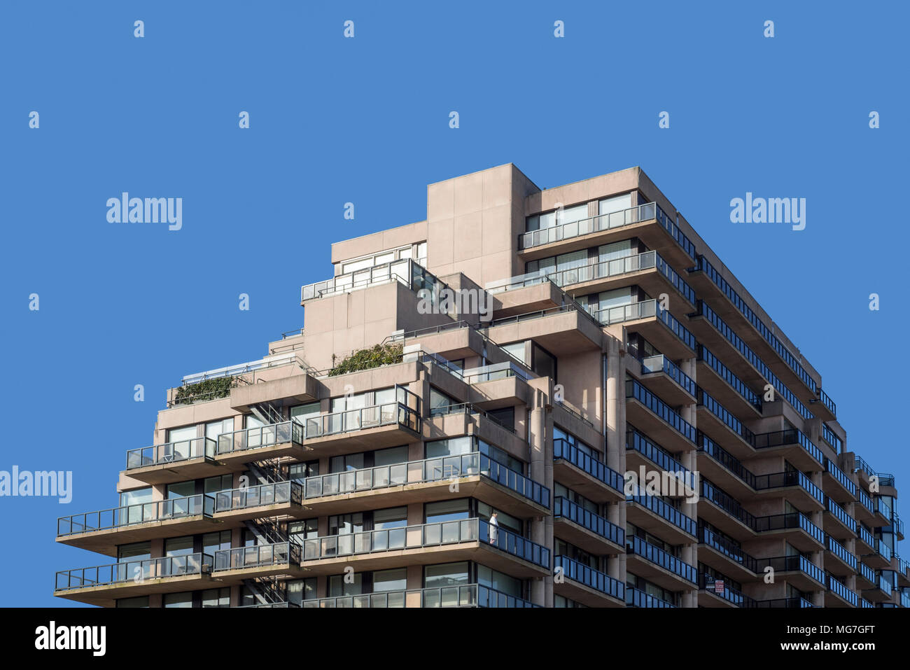 Moderner Luxus Wohnungen / Apartments / Apartment Block an der Badeort Knokke entlang der Nordseeküste, Westflandern, Belgien Stockfoto