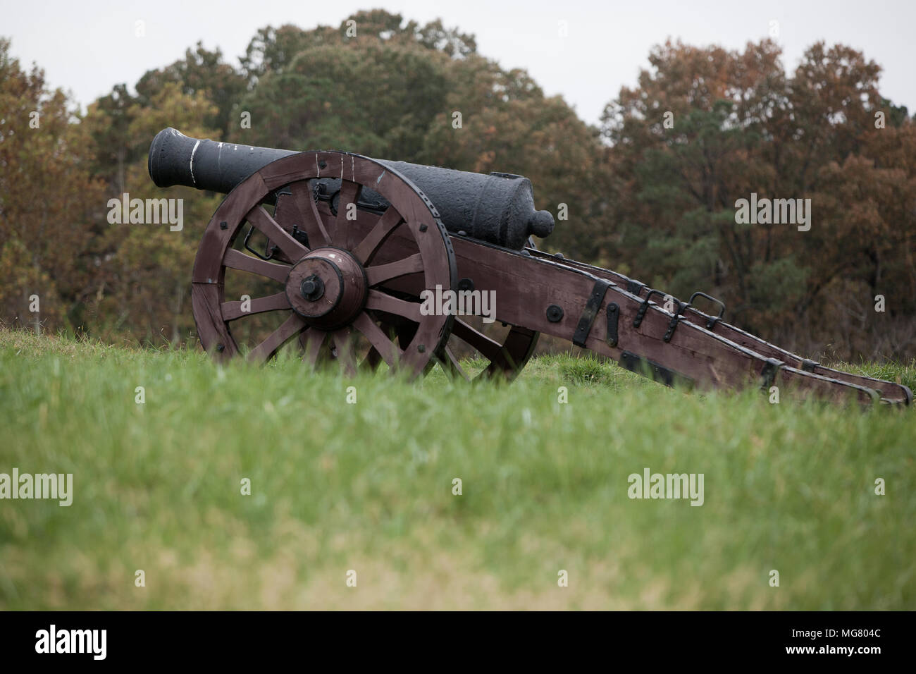 Revolutionären Krieg Kanone auf dem Feld der historischen Schlacht von Yorktown im Amerikanischen Unabhängigkeitskrieg Stockfoto