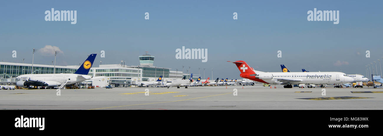 Flughafen München Terminal 2 Satellit www.alamy.de