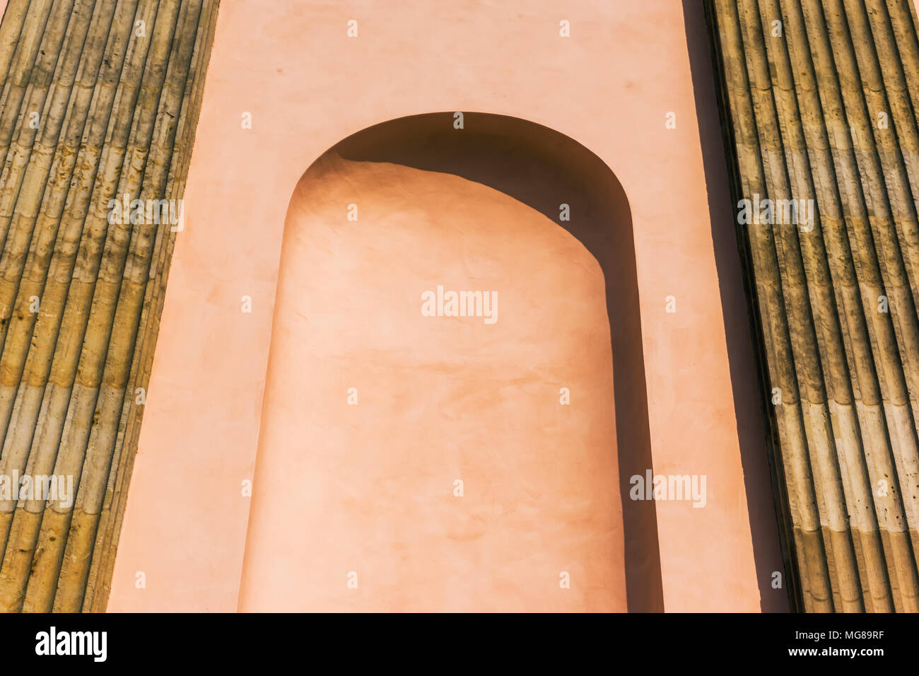 Arch Element der Staatsoper Berlin Gebäude Stockfoto