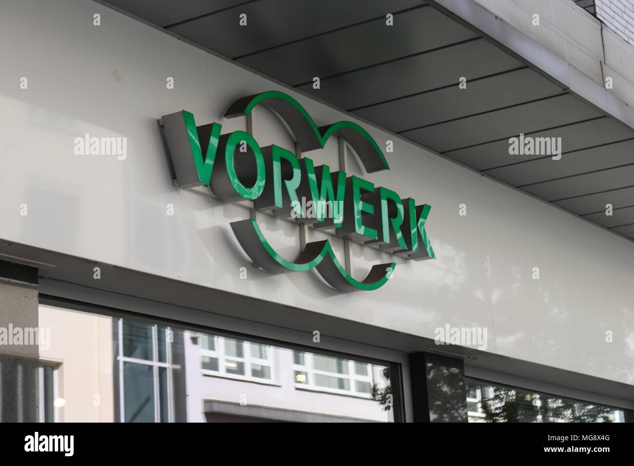 Dortmund, Ruhrgebiet, Nordrhein-Westfalen, Deutschland - 16 April 2018: Vorwerk (Unternehmen) Zeichen und Logos bei Store Stockfoto