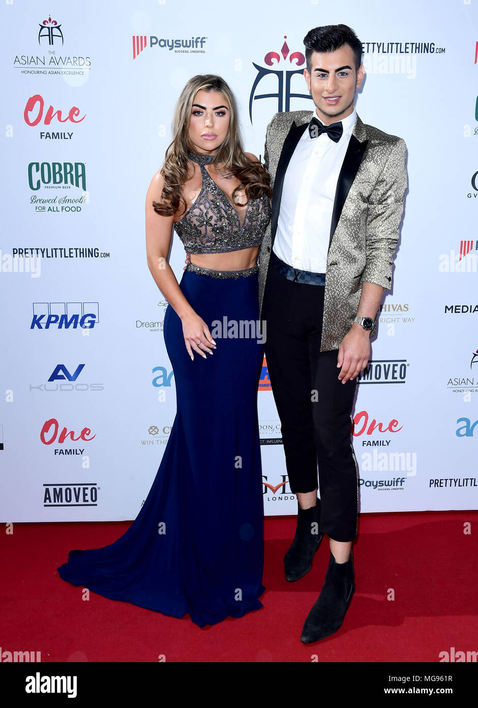 Abigail Clarke (links) und Junaid Ahmed die Teilnahme an der 8. jährlichen Asiatischen Auszeichnungen im Hilton Hotel, Park Lane, London statt. Stockfoto