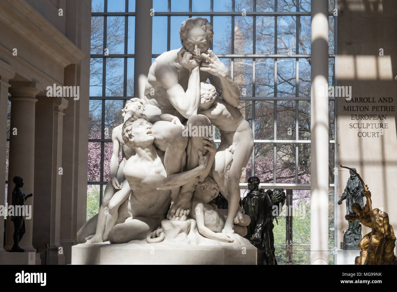 Europäische Skulptur Gericht im Metropolitan Museum of Art, New York Stockfoto