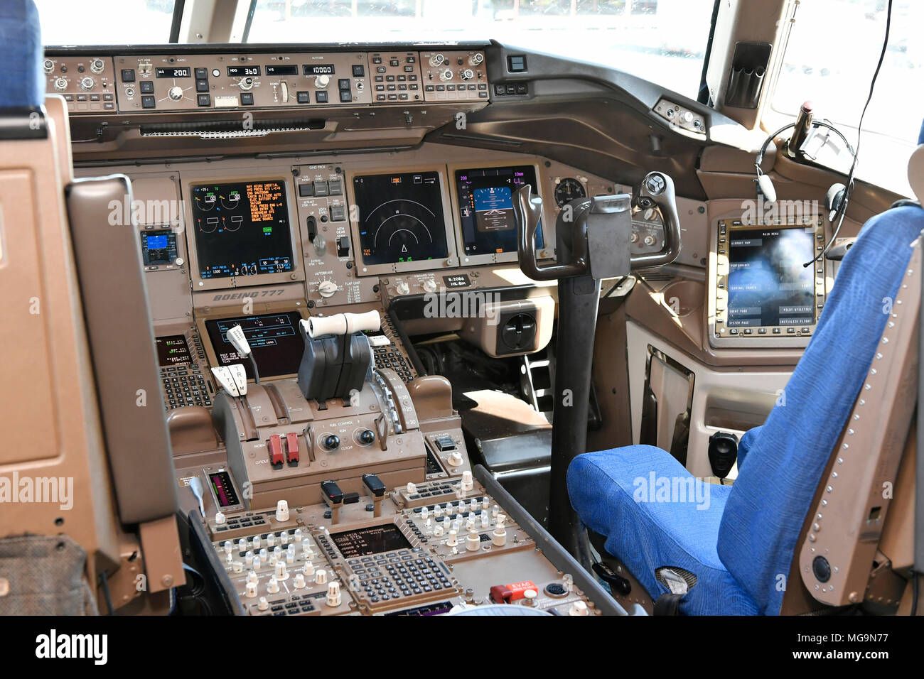 Cockpit, Display, Air China, China Airways, B777-300ER, B777, 300, Flugzeuge, Flugzeug, Flugzeug, Flughafen München, München, Deutschland, Stockfoto