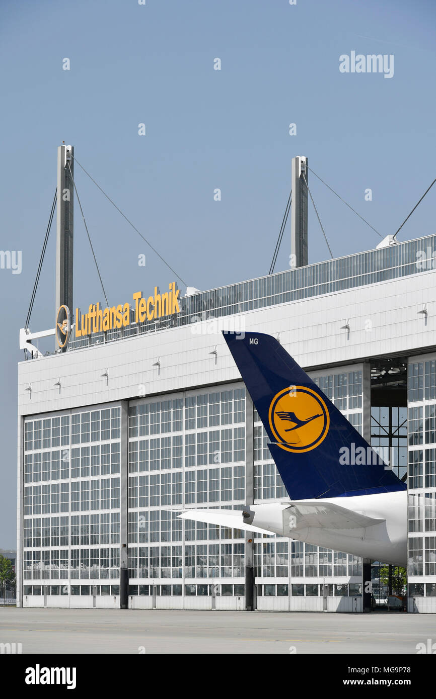 A380-800, A380, Lufthansa, Wartung, Reparatur, Mechaniker, Halle, Hangar, Flugzeuge, Flugzeug, Flugzeug, Flughafen München, München, Deutschland, Stockfoto