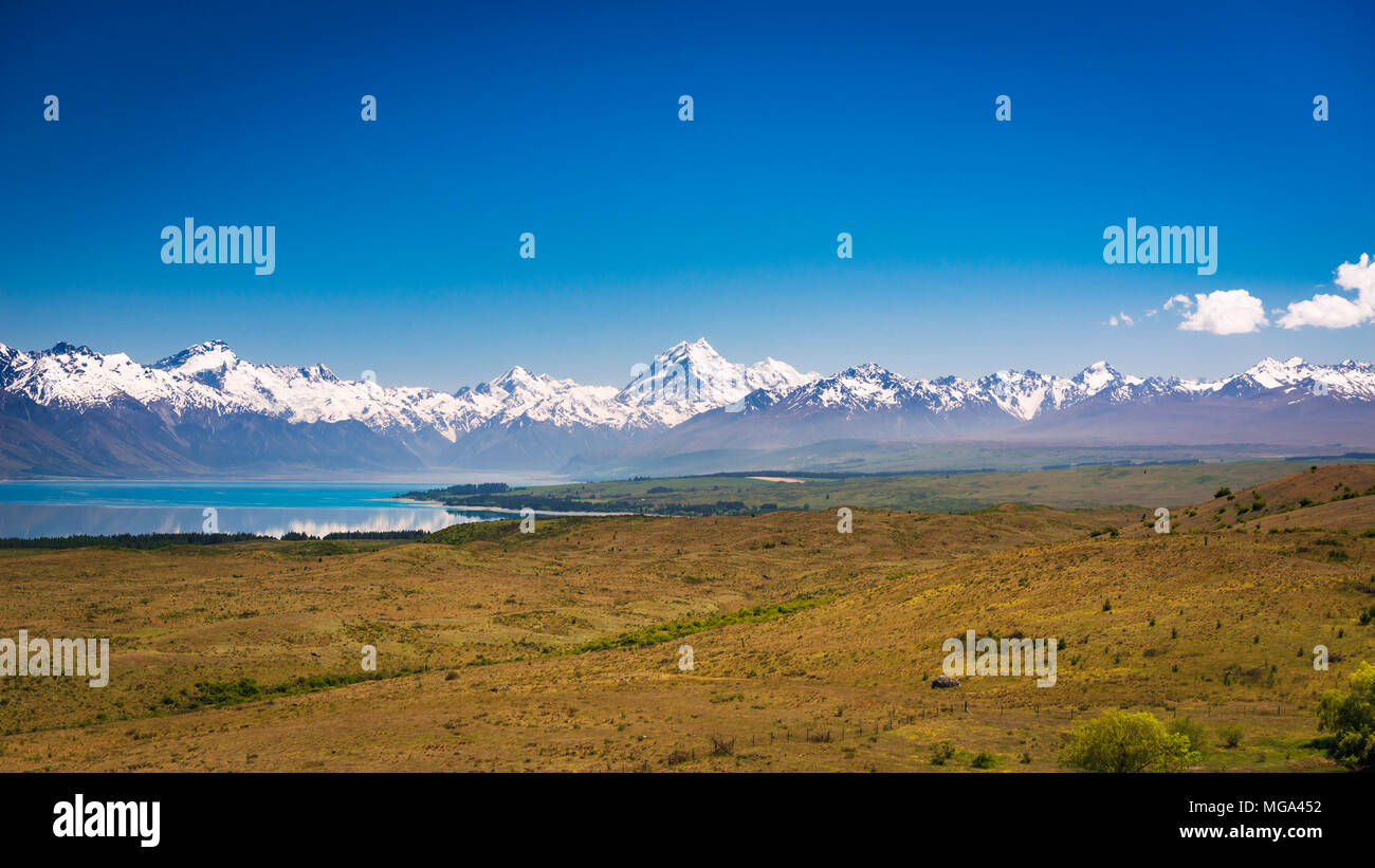 Der Mount Cook und Südlichen Alpen von Lake Pukaki, Canterbury, Südinsel, Neuseeland Stockfoto