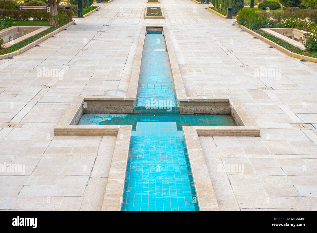 Pool in der Nähe von mausoleum der Saadi in Shiraz, Iran. Stockfoto