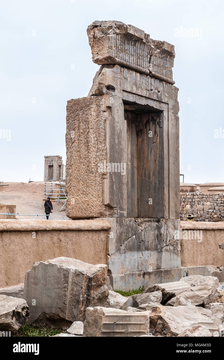 Tor in der 100 Spalten Halle in der antiken Stadt Persepolis, Iran. Weltkulturerbe der UNESCO Stockfoto