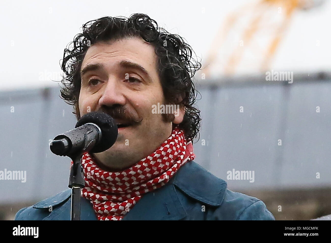 Michael Rakowitz und Sadiq Khan, Bürgermeister von London stellt