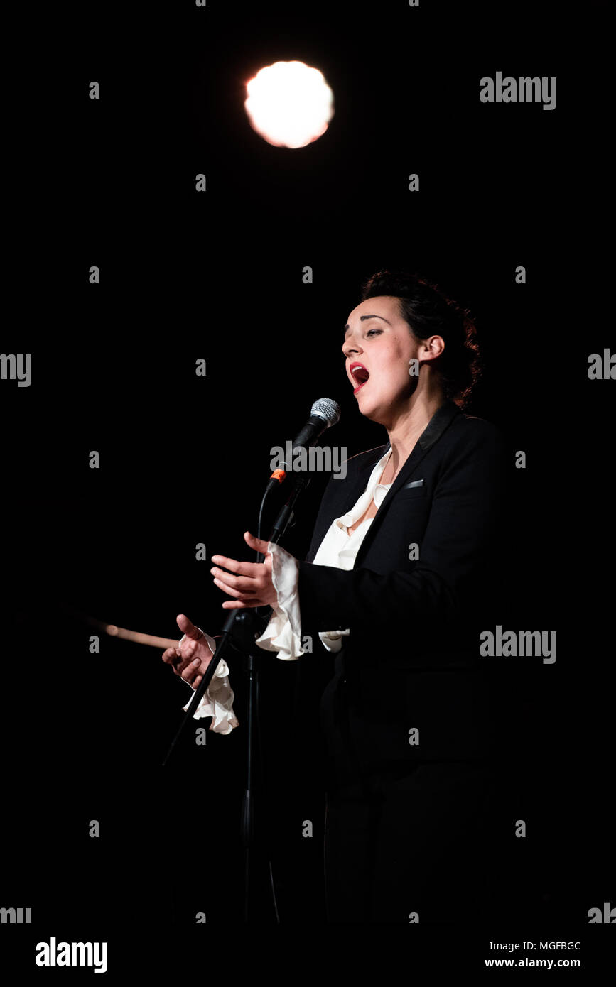 Italien, 26. April 2018: Der Amerikanische saxophonist Archie Shepp live auf der Bühne des Officine Grandi Riparazioni in Turin gemeinsam mit Carl Stockfoto