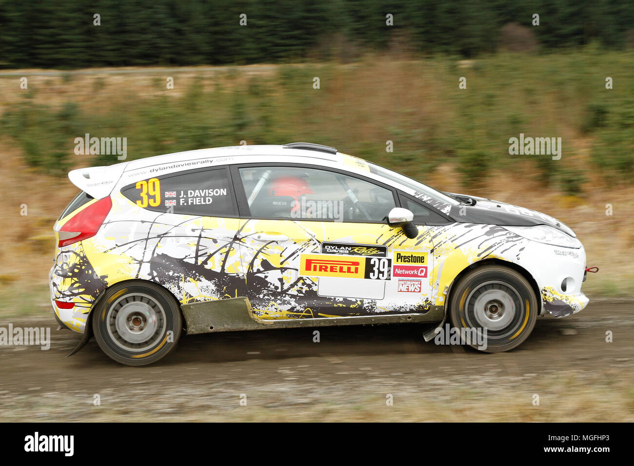 Kielder Forest, Northumberland, Großbritannien, 28. April 2018. Rallye Fahrer konkurrieren in der Pirelli internationale Rallye und der zweiten Runde der Prestone World Rally Championship. (Spezielle Phase 1 - Pundershaw 1). Andrew Cheal/Alamy leben Nachrichten Stockfoto