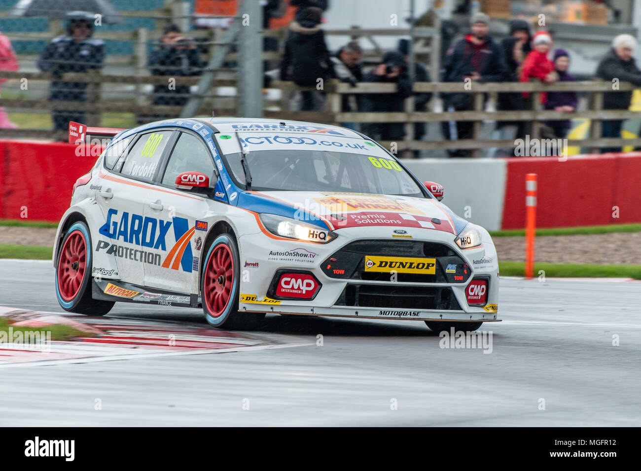 Donnington, UK. . 29 Apr, 2018. Sam Tordoff nahm Platz 3 in seinem motorbase Ford Focus RS in der Qualifikation für die British Touring Car Championship 2018 Runde 2 Donington Credit: Guy Schirmer/trackcycling.net/Alamy leben Nachrichten Stockfoto