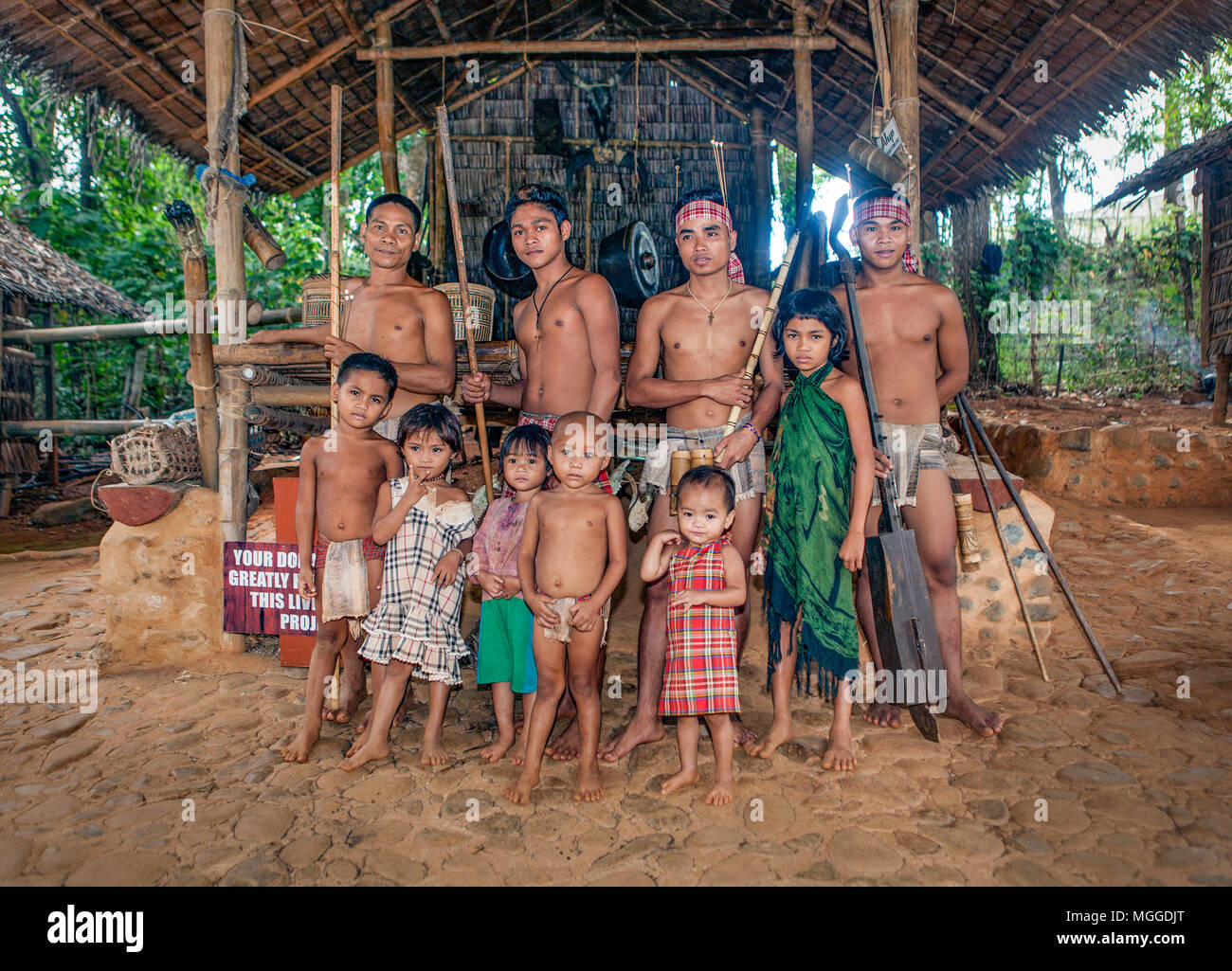 Portrait von indigenen Palaw" anos Stamm, auf der die verschiedenen Aspekte ihrer Kultur an der Stammes- Dorf in Puerto Princesa, Palawan. Stockfoto