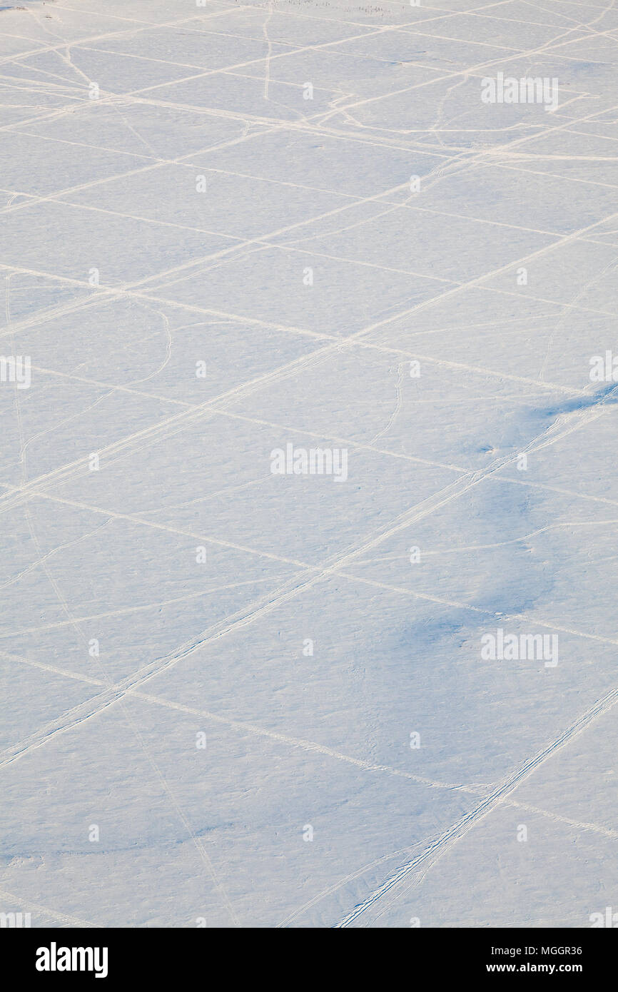 Der geologischen Prospektierung Raster im Winter Tundra, Luftaufnahme Stockfoto