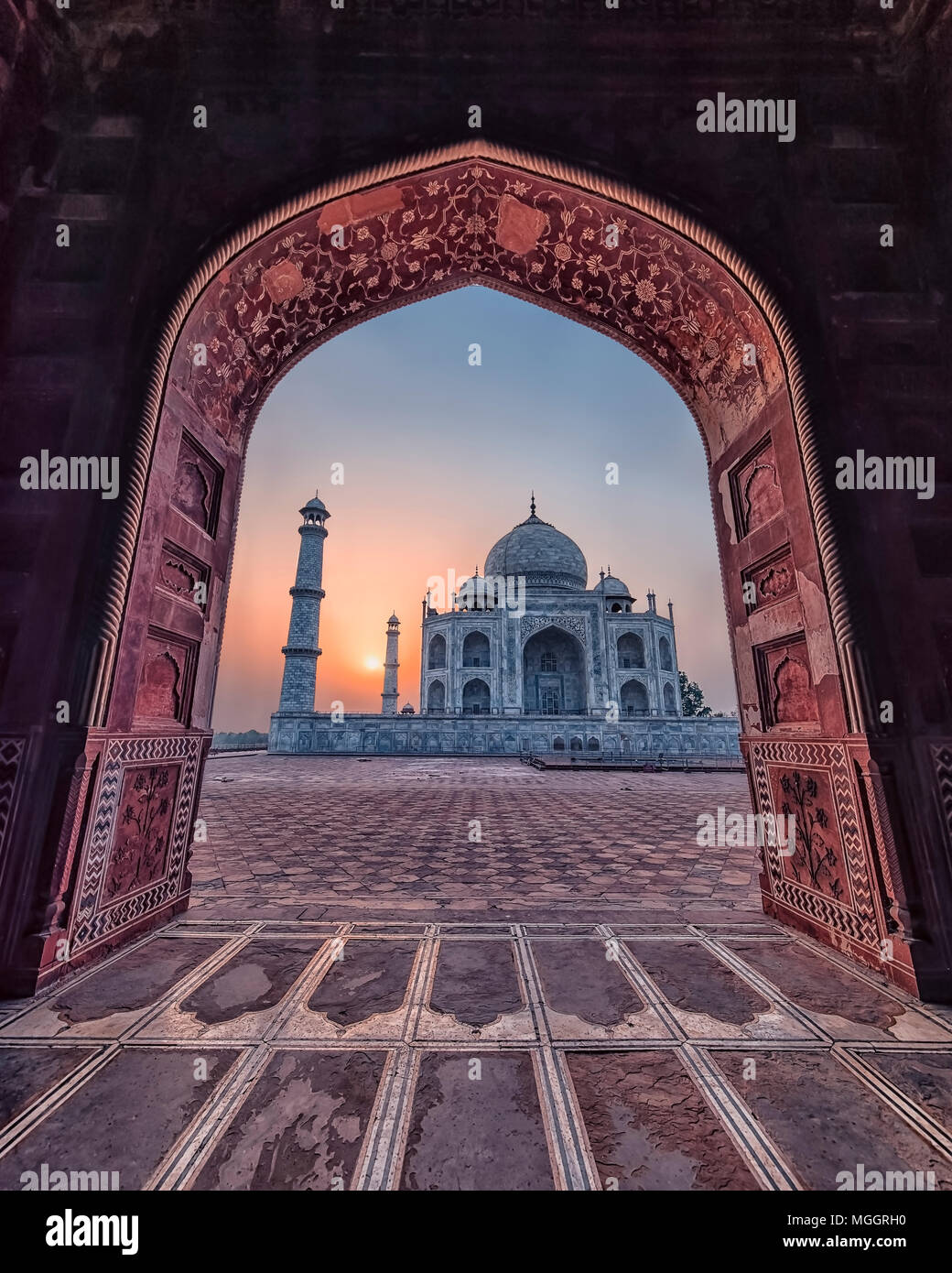 Taj Mahal in Agra, Indien Sonnenaufgang Licht Stockfoto