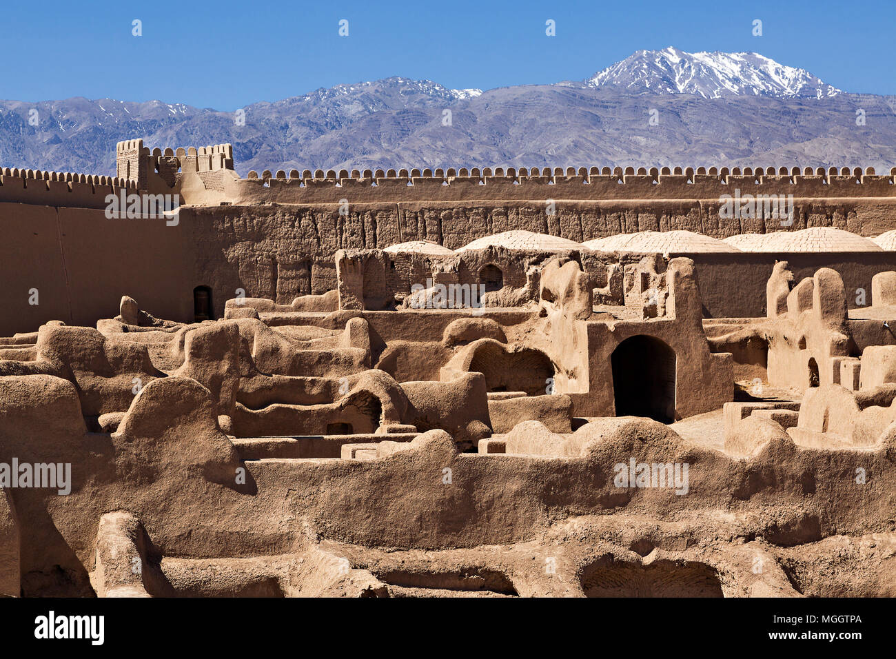Ruinen von Adobe mittelalterliche Stadt in Rayen, Iran. Stockfoto