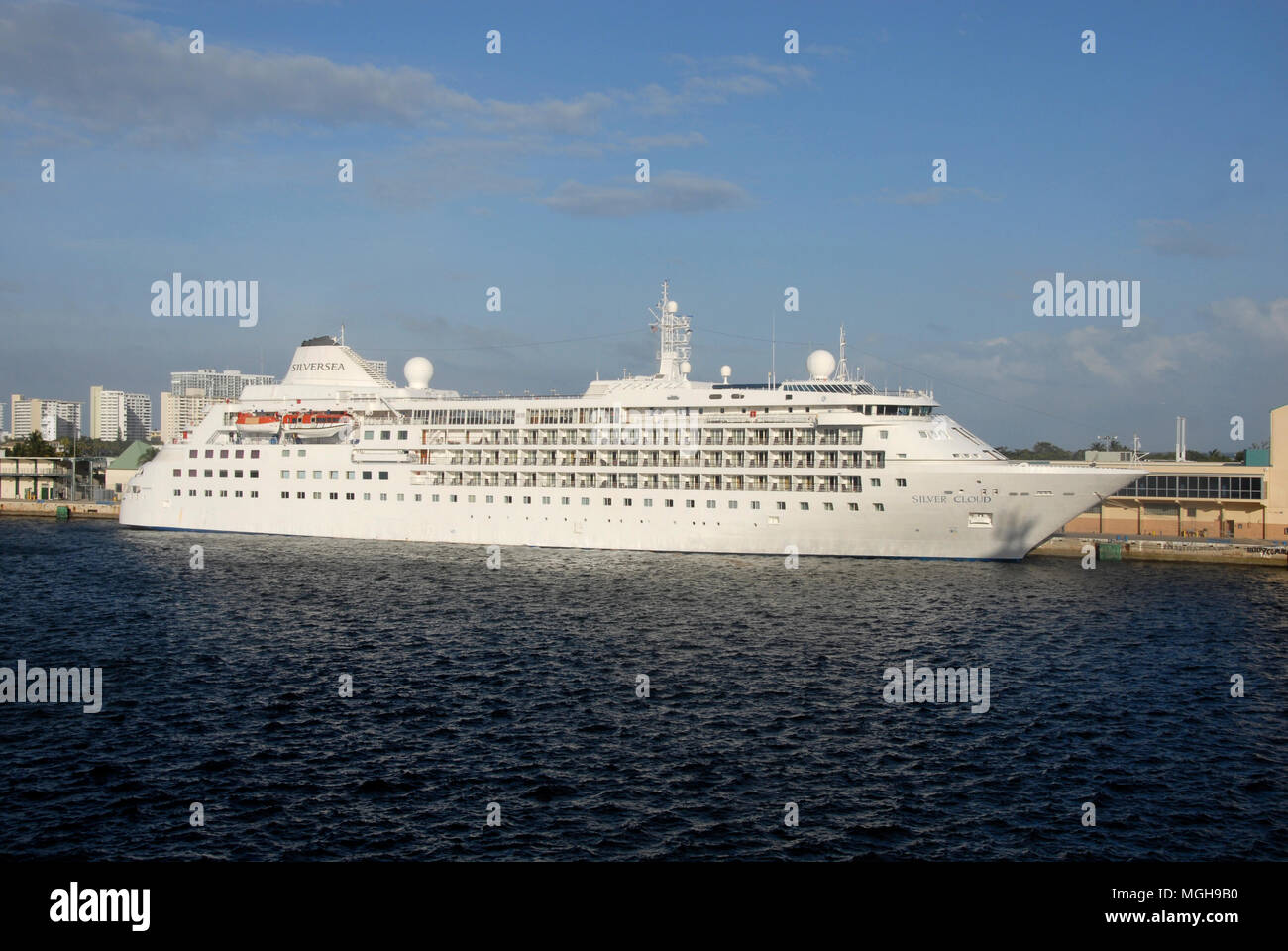 Kreuzfahrtschiff Silver Cloud günstig bei Fort Lauderdale, Florida, USA Stockfoto