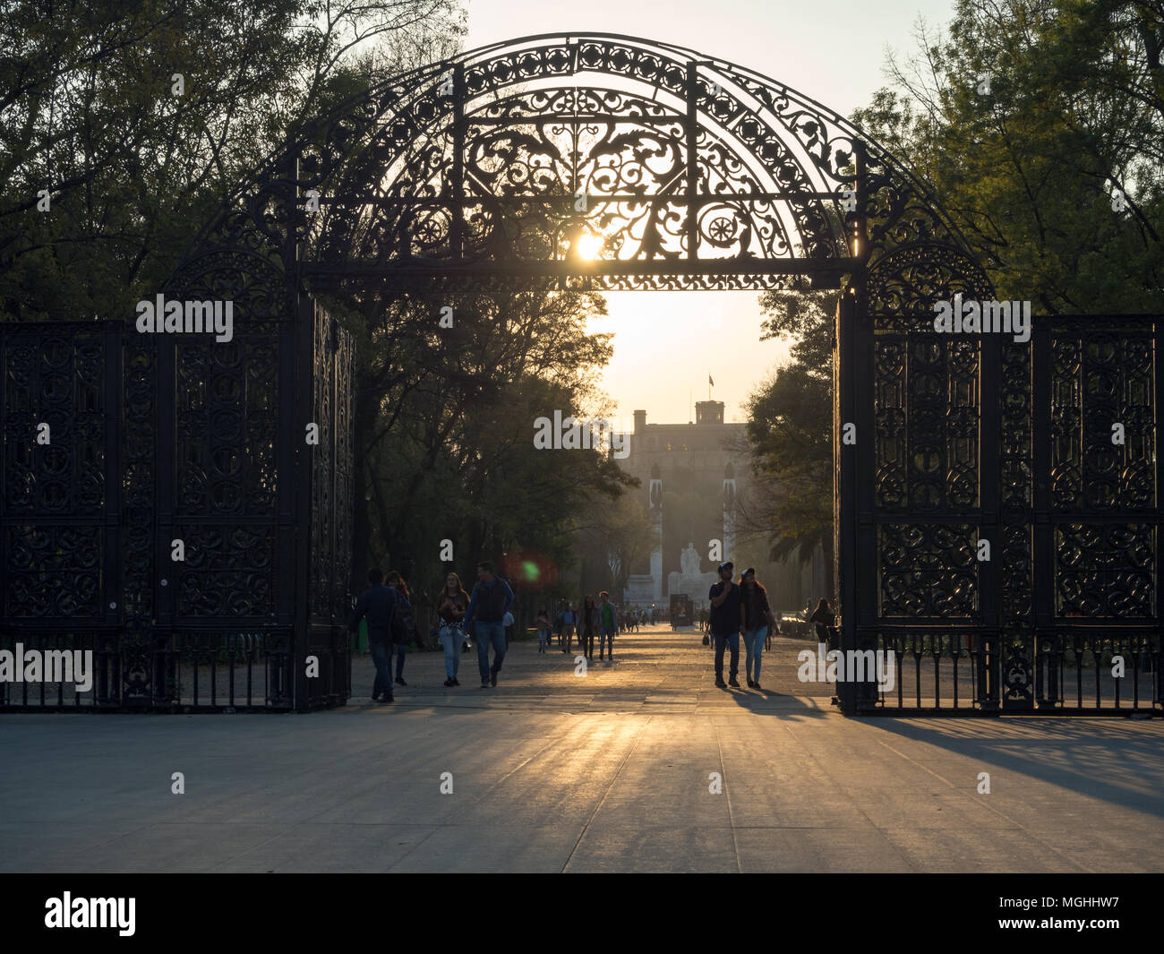 Mexiko City, Mexiko, Mittelamerika [Colonial Schloss Chapultepec, Ansichten Hill Park und touristische Besucher] Stockfoto