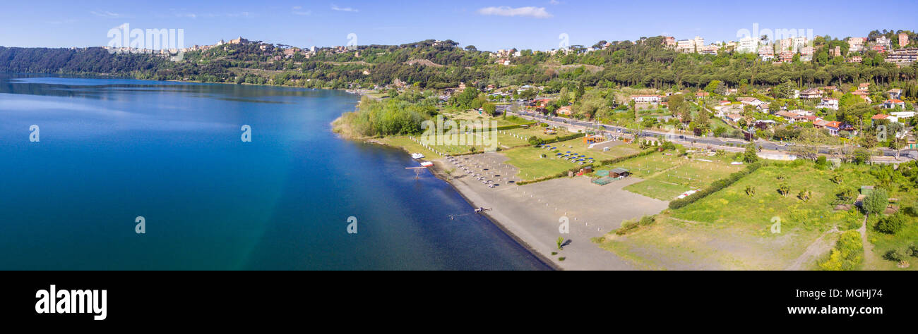 Panoramablick auf den Albaner See Küste, in der Provinz von Rom, Latium, Italien. Stockfoto