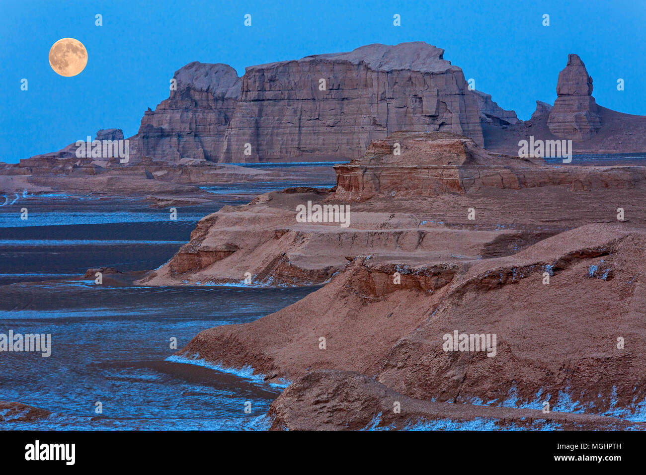 Lut-Wüste mit Vollmond im Iran Stockfoto