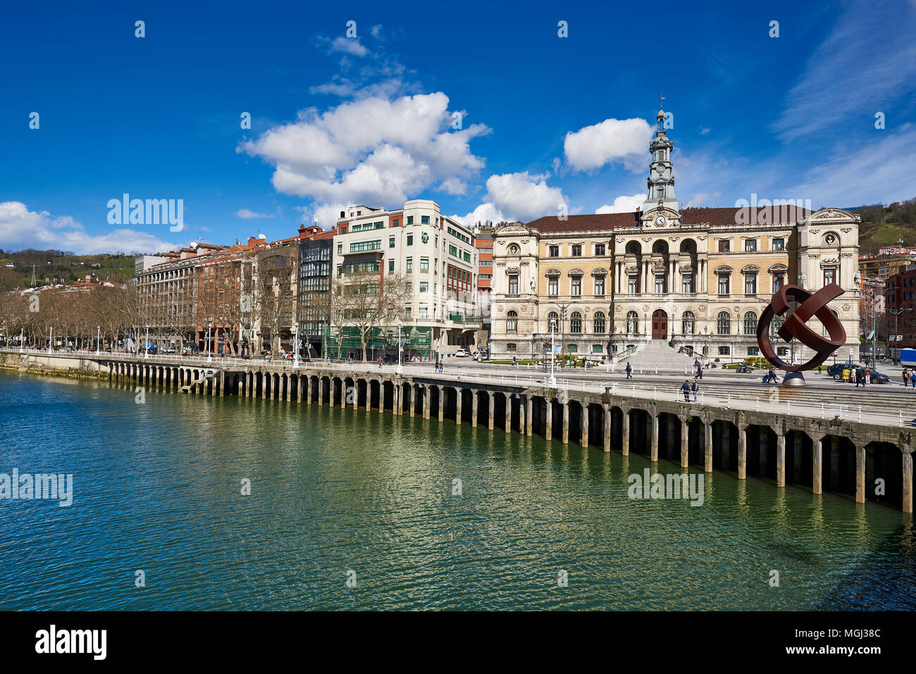 Fluss Nervion und Stadtrat, Bilbao, Vizcaya, Baskenland, Euskadi, Euskal Herria, Spanien, Europa Stockfoto