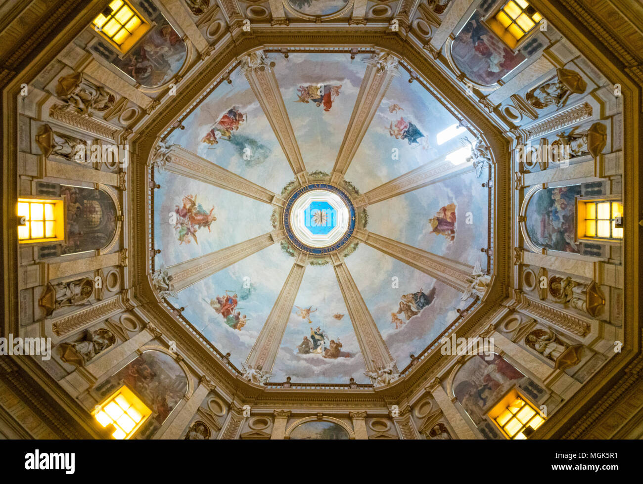 Indoor Anblick in Santa Margherita Basilika in Montefiascone, Provinz Viterbo, Latium, Italien. Stockfoto