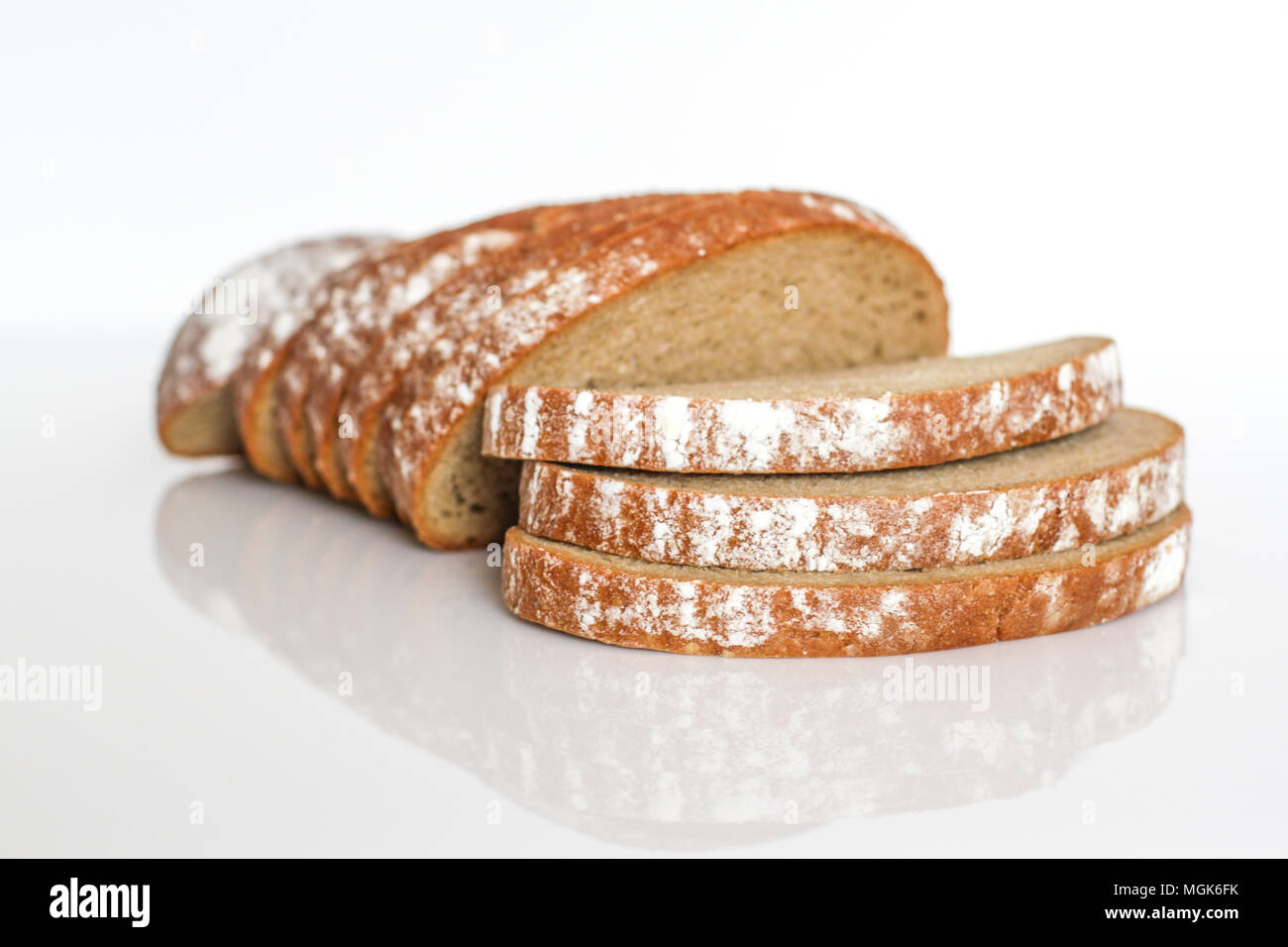 Roggenbrot ist eine Art von Brot mit unterschiedlichen Anteilen von Mehl von Roggen Getreide Stockfoto