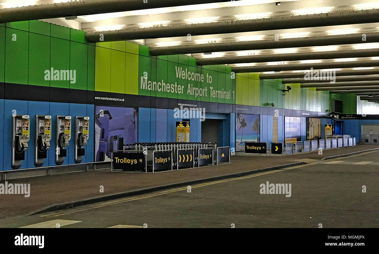Der internationale Flughafen Manchester Dropoff Zone Stockfoto