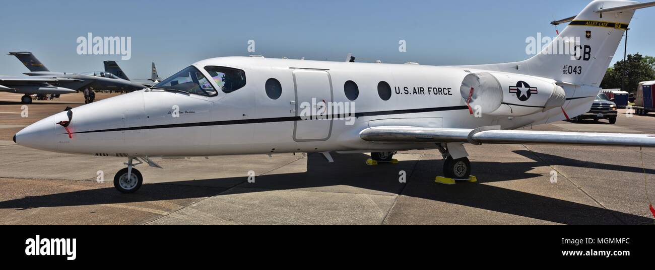 Eine Luftwaffe T-1 Jayhawk trainer Jet auf der Landebahn von Columbus Air Force Base, MS. Stockfoto