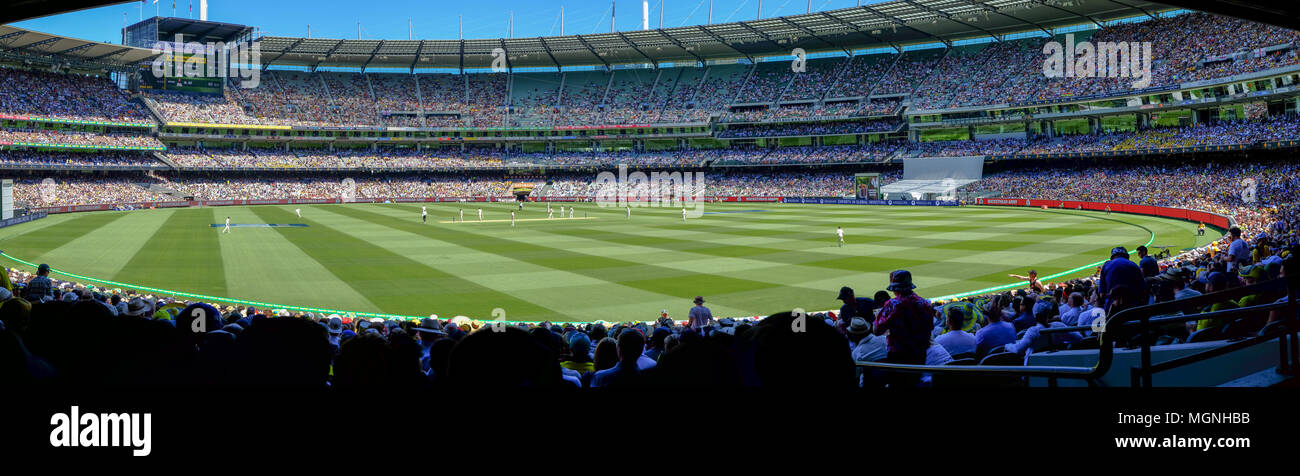 Breites Panorama des Test Cricket Match auf dem Melbourne Cricket Ground (MCG), Australien im Vergleich zu England, Boxing Day 2018 Stockfoto