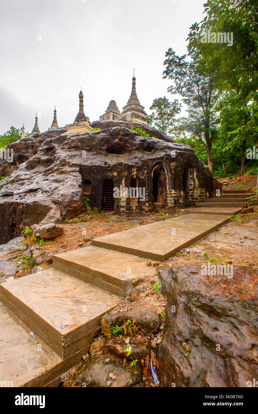 Phowintaung (Berg der isolierten einsame Meditation), eine buddhistische Höhle Komplex, Yinmabin Township, Monywa Bezirk, Sagaing Region, nördlichen Burma (M Stockfoto