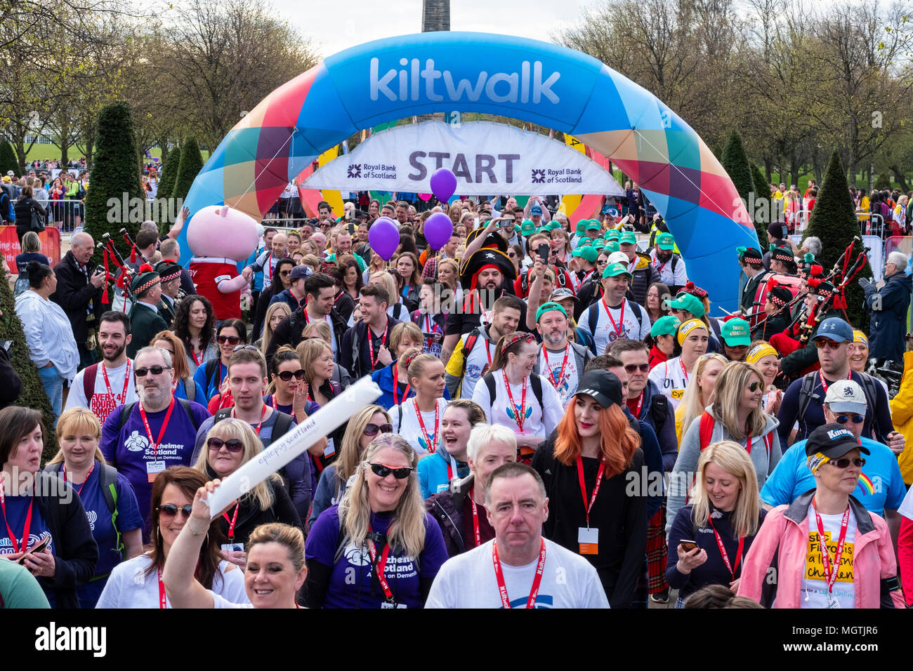 Glasgow, UK. 29. April 2018. Beginn der Kiltwalk 2018 Glasgow Green in Glasgow. Große Charity fundraising Spaziergang findet in Schottland durch die Jäger Stiftung unterstützt. Route ist 23 Meilen und endet bei Balloch. Credit: Iain Masterton/Alamy leben Nachrichten Stockfoto