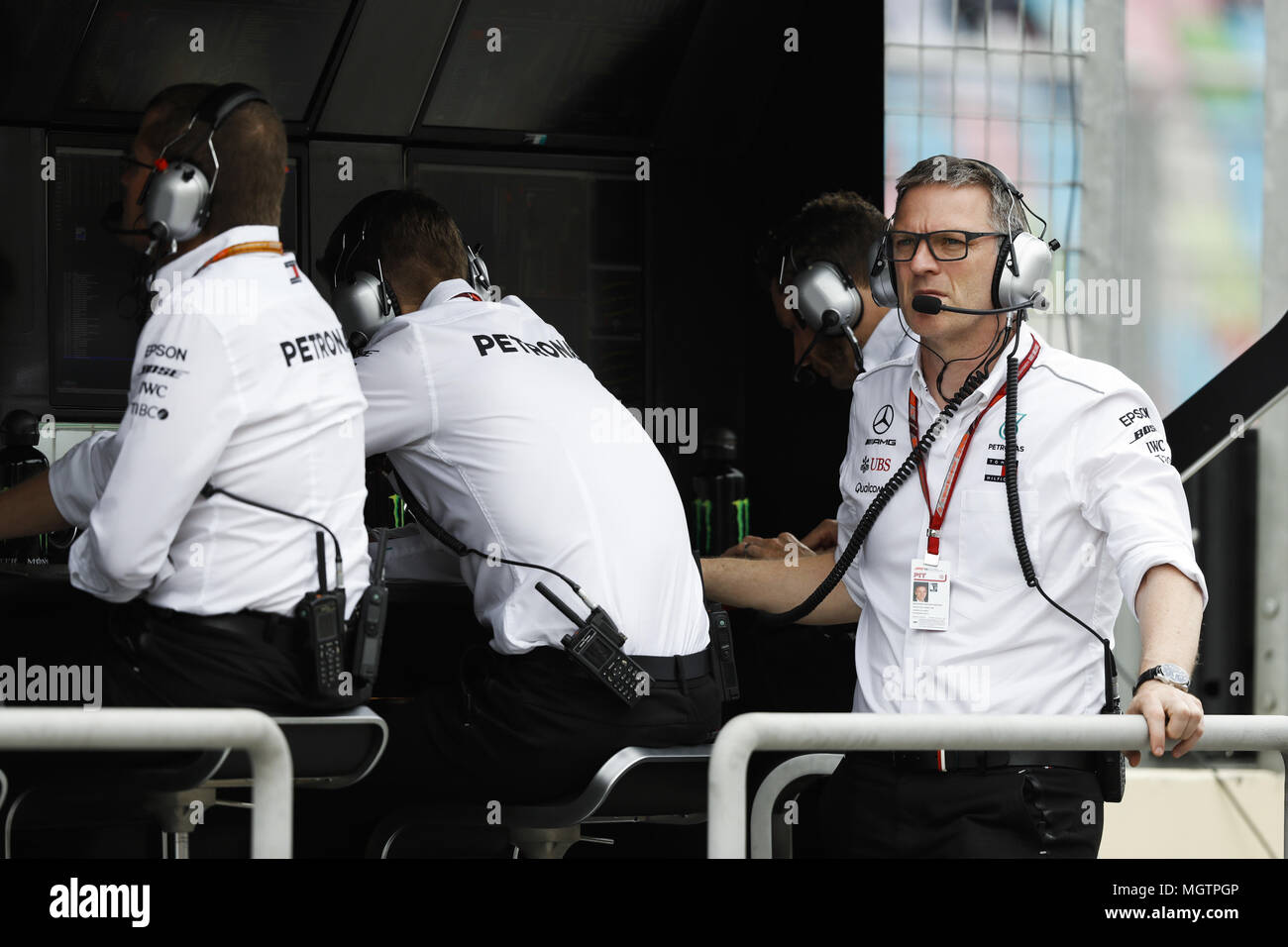 pic Mercedes F1 Director https www alamy de allison james gbr technischer leiter mercedes amg petronas f1 gp portrat wahrend der formel 1 weltmeisterschaft 2018 dem grand prix von europa in aserbaidschan vom 26 bis 29 april in baku 28042018 verwendung weltweit image182482742 html