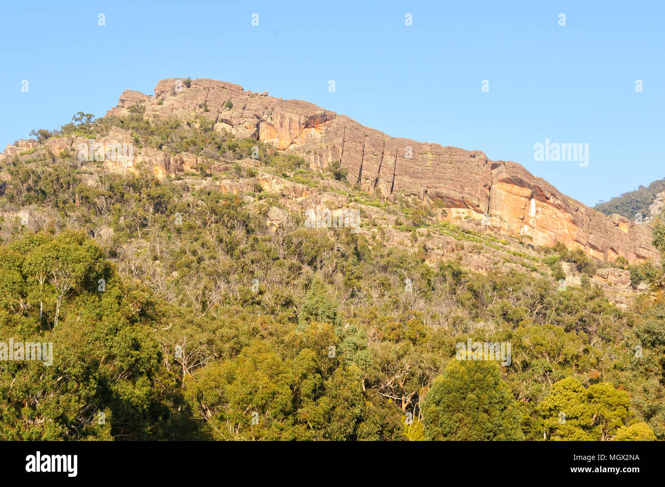 Wonderland Range in den Grampians, die von Millionen von Jahren durch Erosion - Halls Gap, Victoria, Australien geformt Stockfoto
