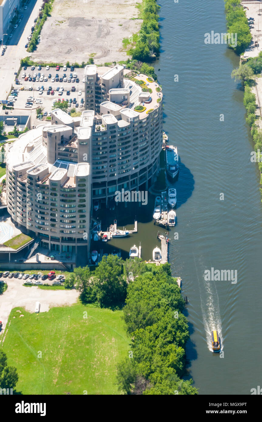 Fluss Stadt Eigentumswohnungen auf der südlichen Zweig der Chicago River. Stockfoto