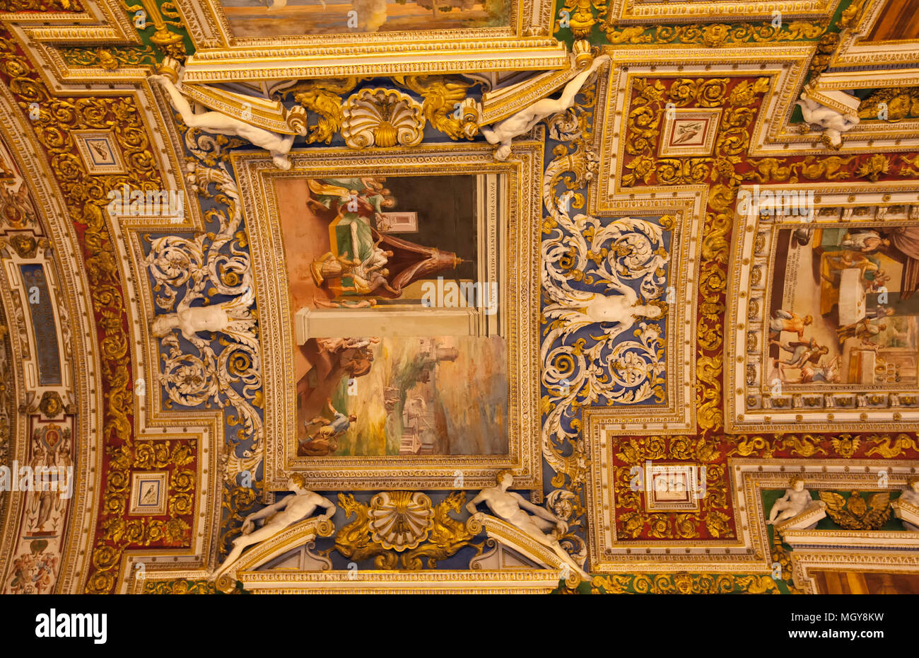 Einige der Bilder an der Decken in den Vatikanischen Museen Stockfoto