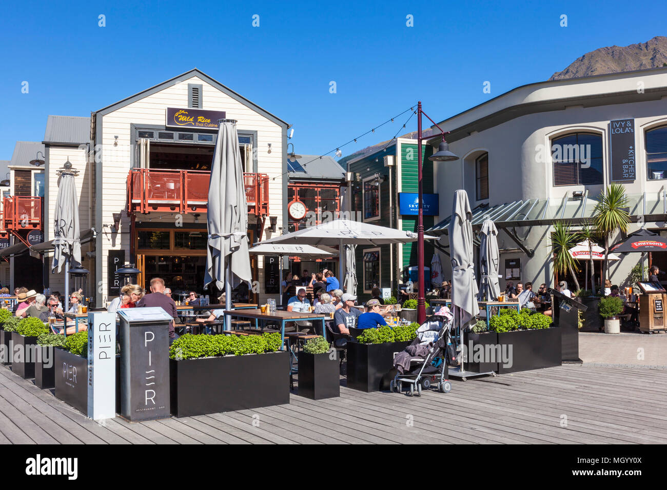 Queenstown, Südinsel Neuseeland bars Efeu und Lola's und Pier Restaurant an der Küste in der Nähe von Steamer quay Innenstadt Queenstown Neuseeland nz Stockfoto