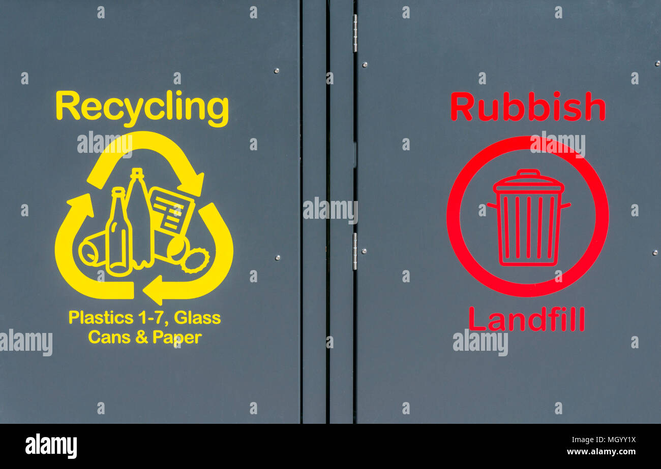 Recycling Bins für Kunststoff Recycling Kunststoff Glas Recycling Recycling Glas Dosen Dosen Papier Recycling Papier Müll deponie Papierkorb Den Papierkorb. Stockfoto