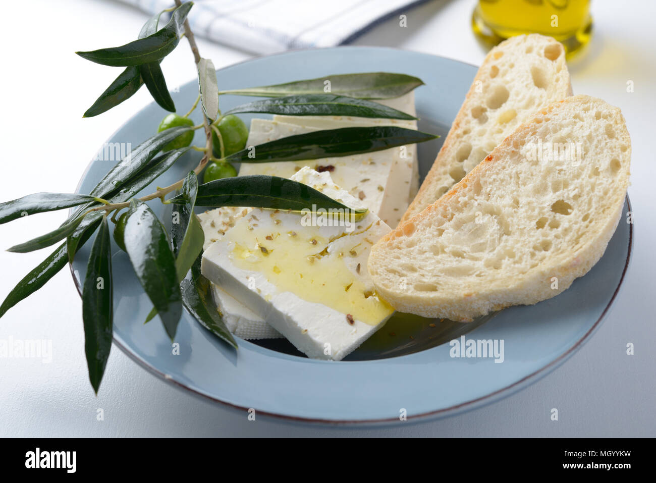 Feta Käse, Brot und Olivenöl Stockfoto