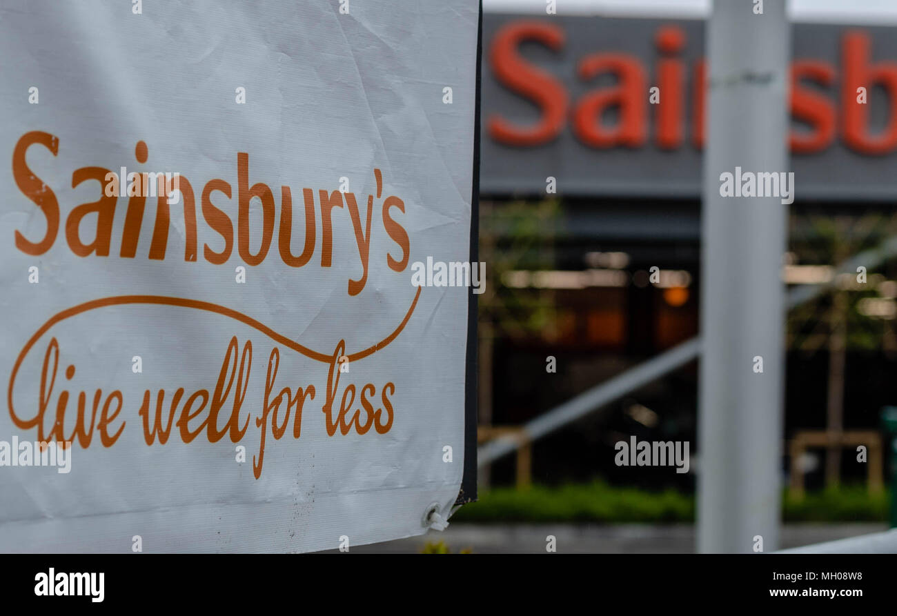 Sainsbury's und Asda die Fusion Sainsbury Brentwood signage Stockfoto