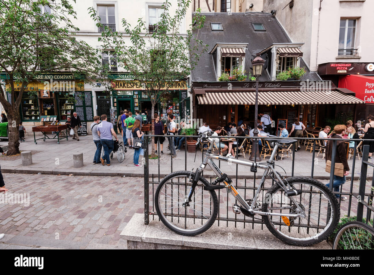 Shakespeare und Company Buchhandlung in Paris. Stockfoto