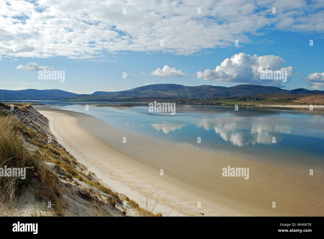Blick über die Bucht von loughros mehr Ballinreavy Strang, Sheskinmore, County Donegal. Stockfoto