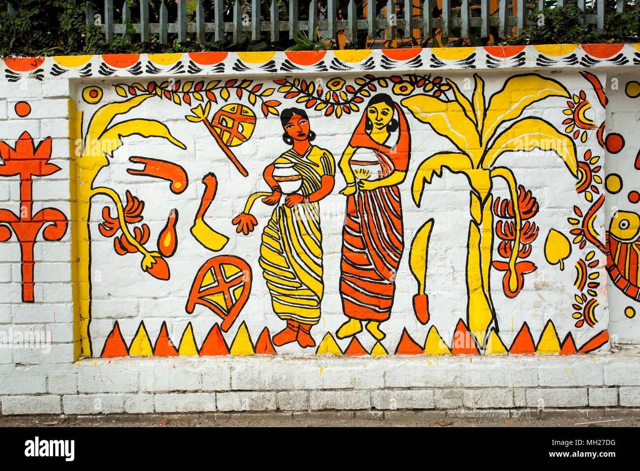 Der Universität von Dhaka Bildende Kunst (FFA) Student Farben ihres Instituts an der Wand kommenden Bengali Neues Jahr 1425 in Dhaka, Bangladesch zu feiern. Stockfoto